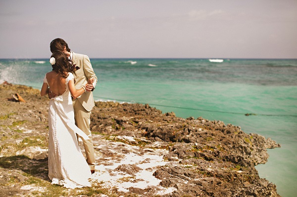 Notes From Our Newlyweds: Choosing the Perfect Destination Wedding Dress