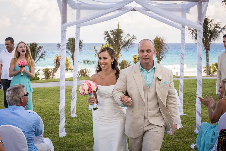 Real Wedding: Elaine & Tyler Say “I do” to Cancun!
