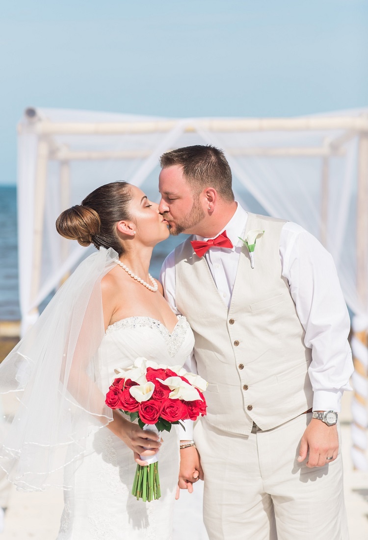 Real Wedding: Leslie & Robert in Riviera Maya, Mexico