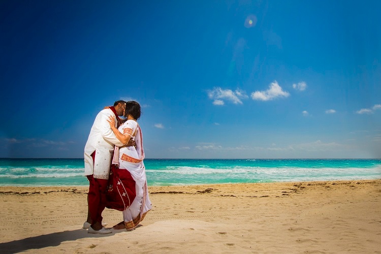 Real Wedding Spotlight: Nisha & Leon in Cancun, Mexico