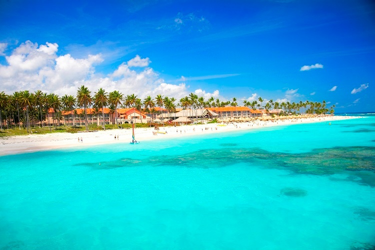 lateral_panoramic_beach_majestic_resorts