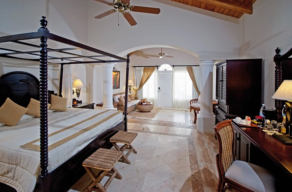 luxury_bahia_principe_cayo_levantado2_junior_suite_villa-resized-600