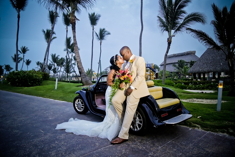 Real Wedding: Alichia & Ryan’s Glamorous Beach Wedding in Punta Cana