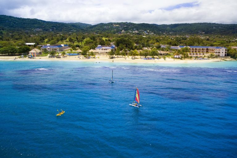 Featured Resort Spotlight: Jewel Runaway Bay Beach & Golf Resort