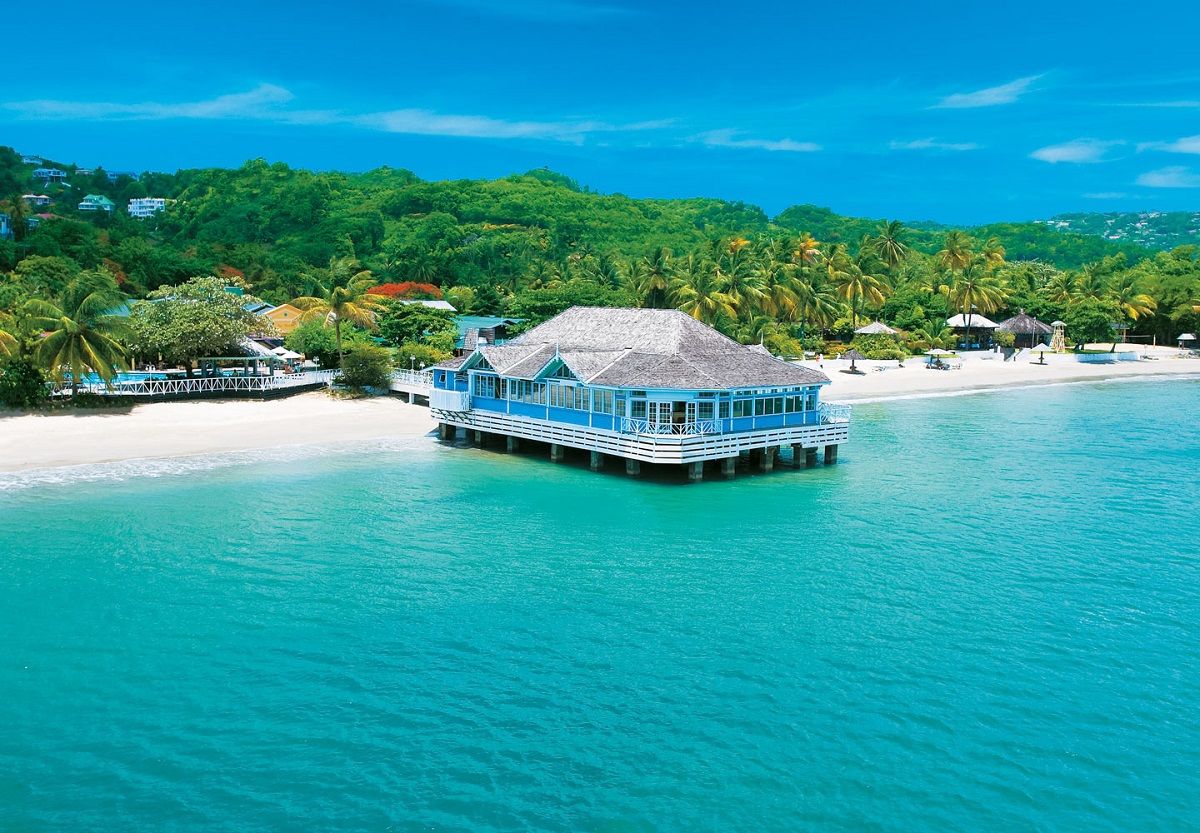 Sandals halcyon beach luxury on sale resort