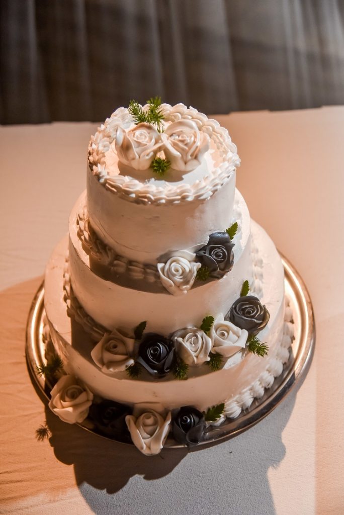 destination wedding cake