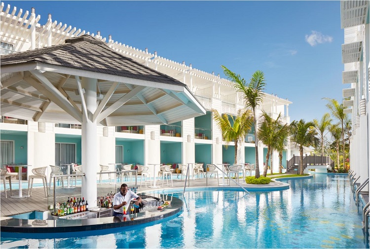 azul beach resort negril swim-up bar
