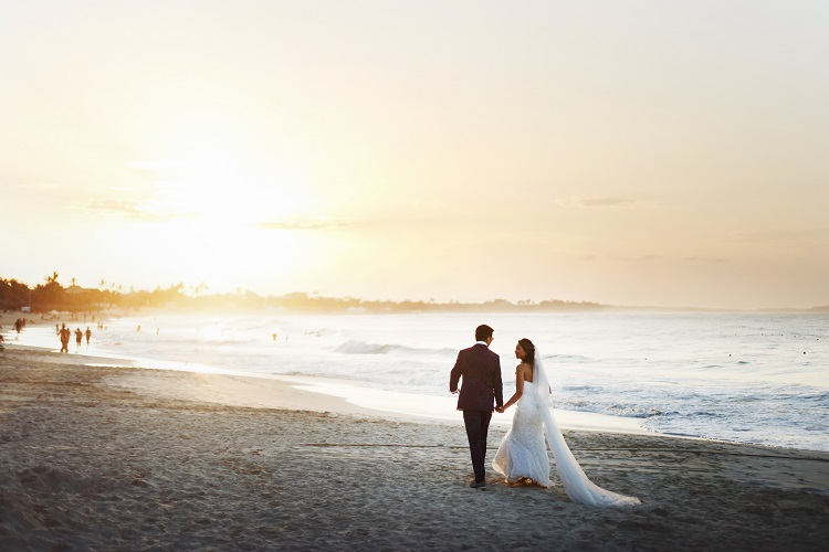 How Much Does a Destination Wedding Cost?