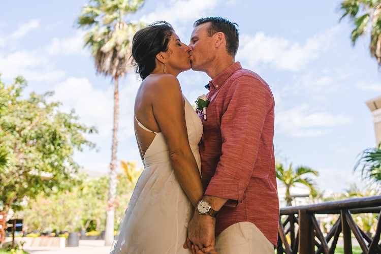 Vow renewal at Dreams Rivera Cancun Resort & Spa in Mexico