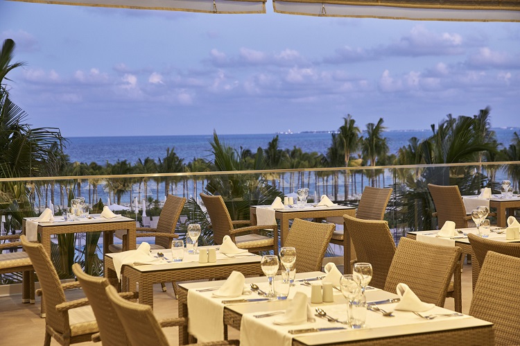 Main restaurant at Riu Palace Costa Mujeres in Mexico