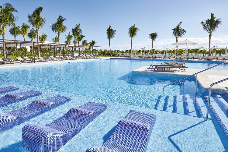 Swimming pool at Riu Palace Costa Mujeres in Mexico