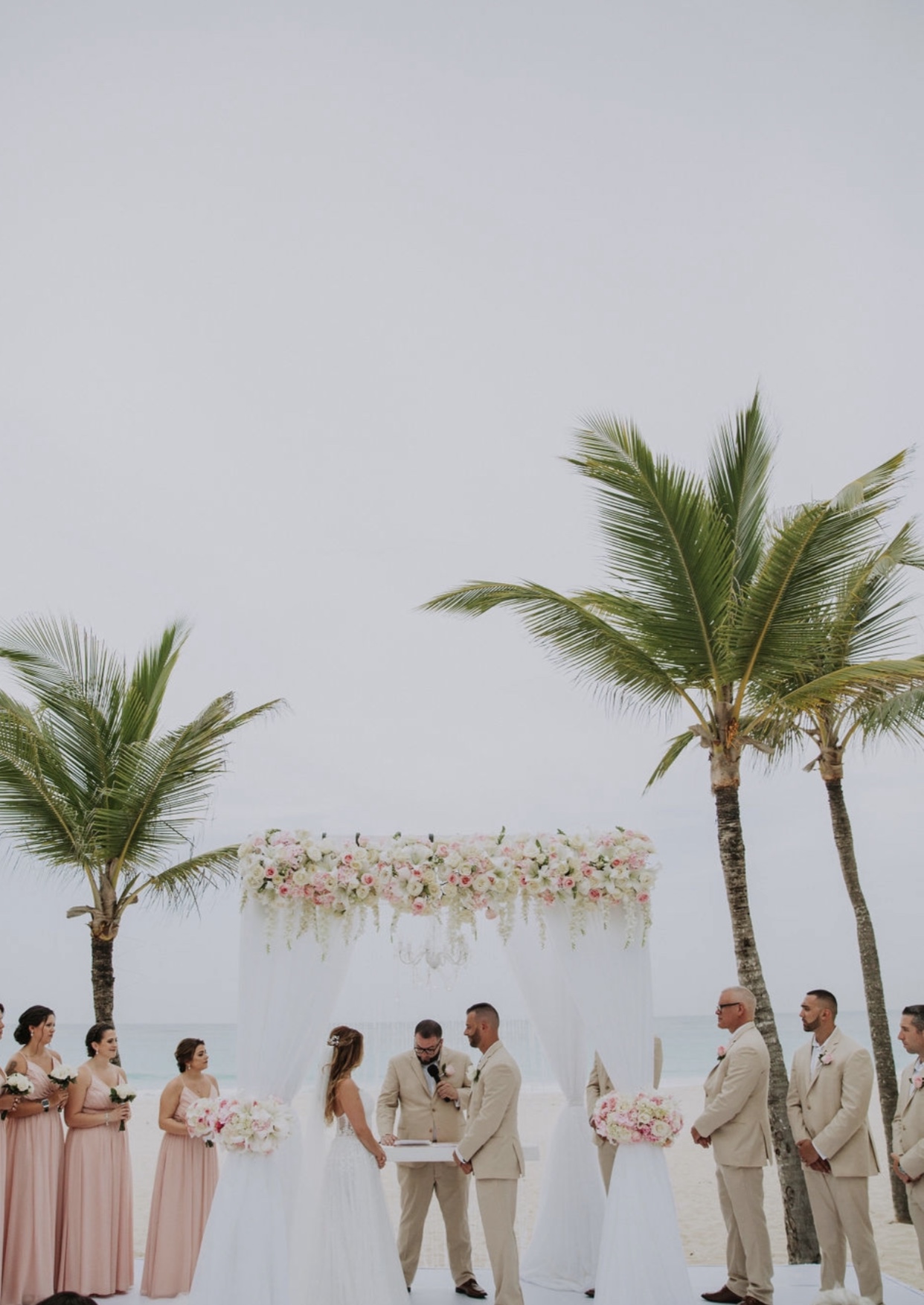 11 Must Have Destination Wedding Photos 