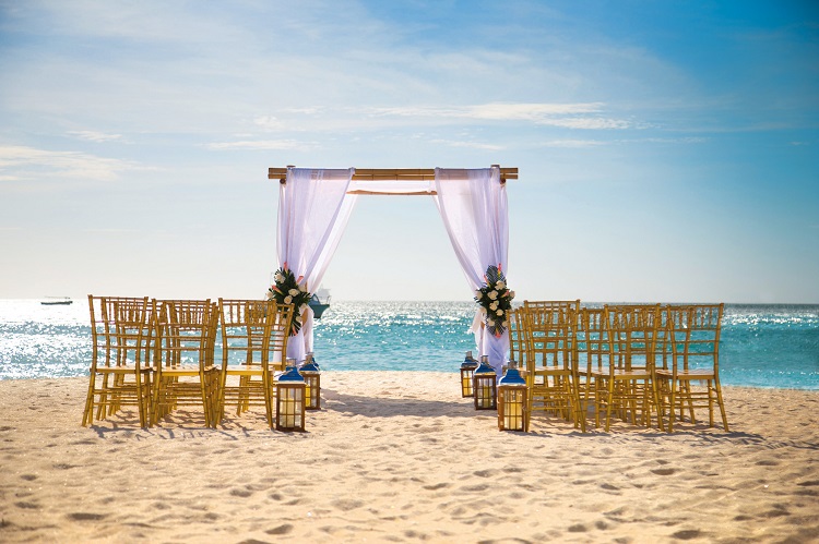Beach wedding in Aruba