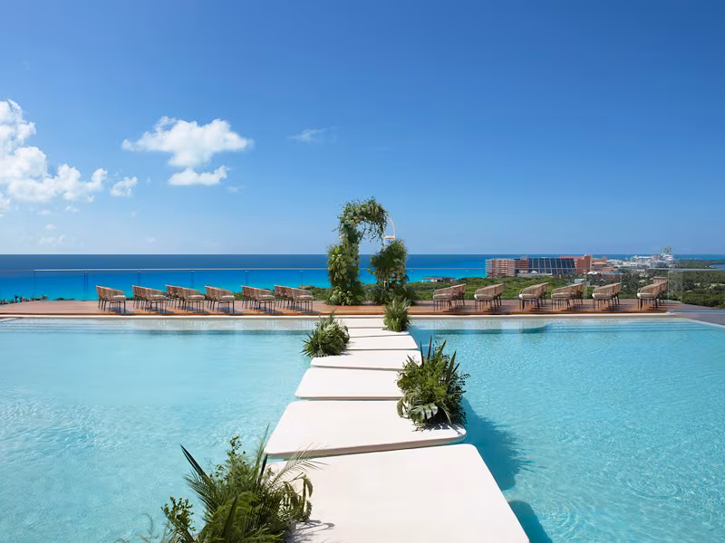 Hyatt Vivid Grand Island