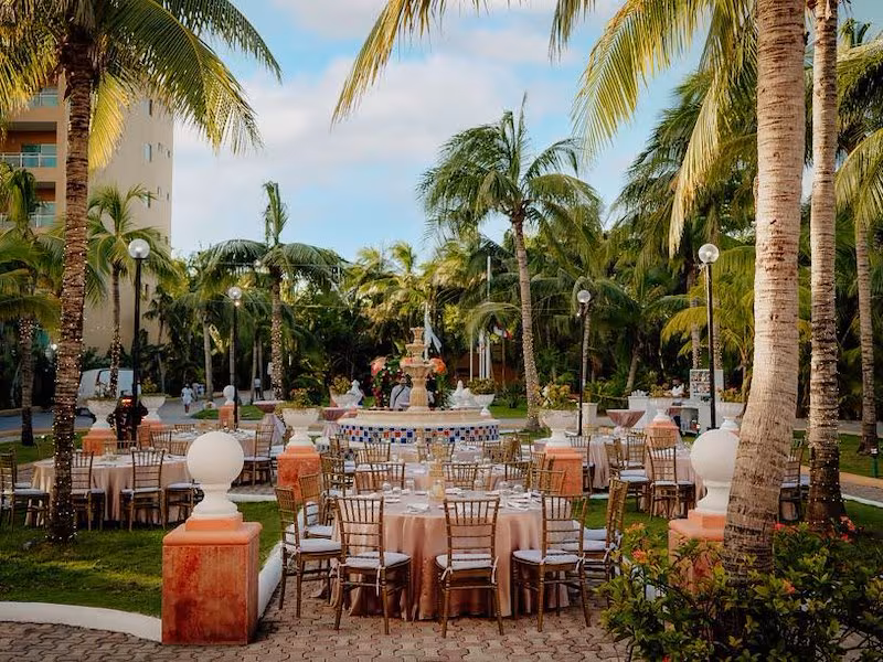 El Dorado Seaside Palms garden venue