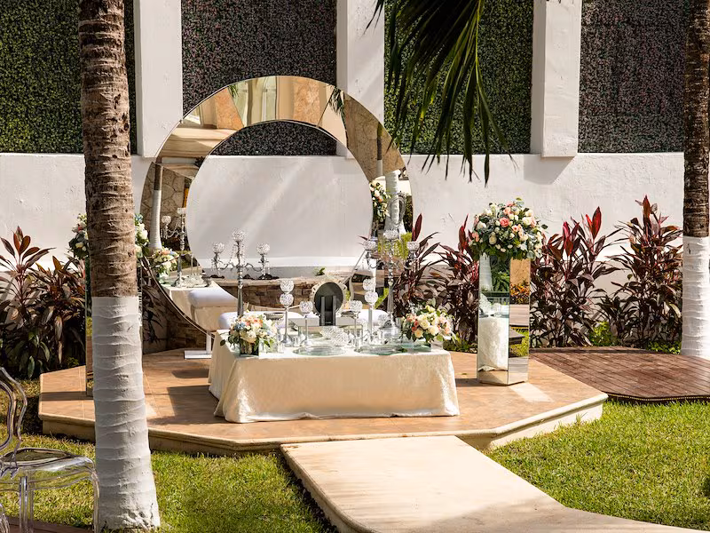 Hyatt Vivid Garden Venue