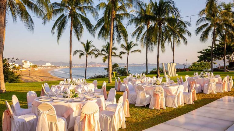 Best Wedding Resorts in Manzanillo for a Destination Wedding
