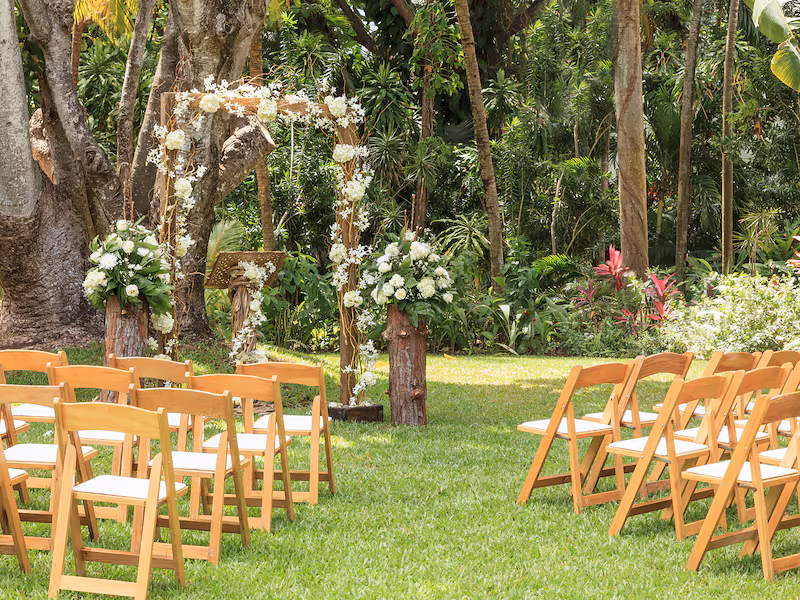 Couples Tower Isle garden wedding venue