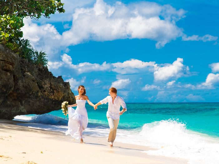Cruise Weddings vs. Resort Weddings: Which Is Right for You?