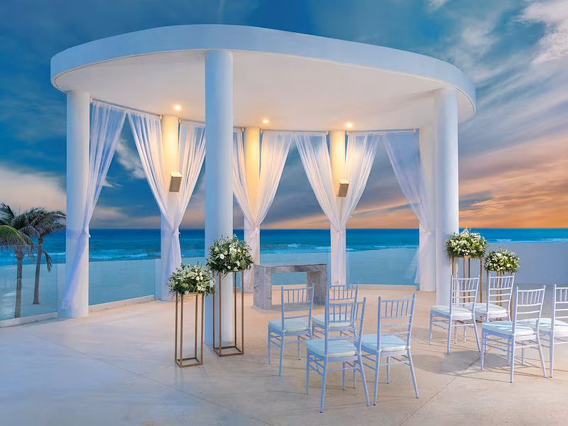 Le Blanc Spa Resort