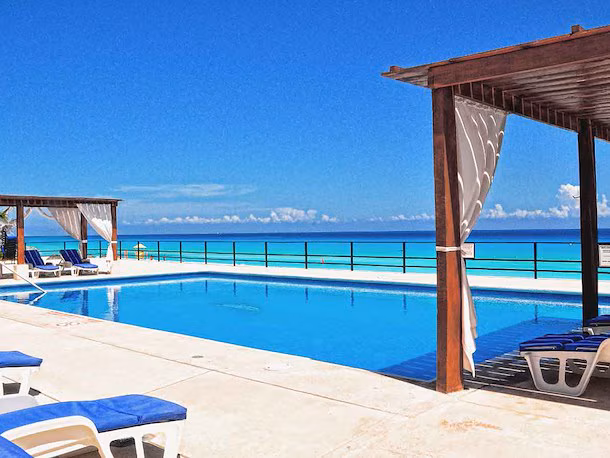 Flamingo Cancun Resort